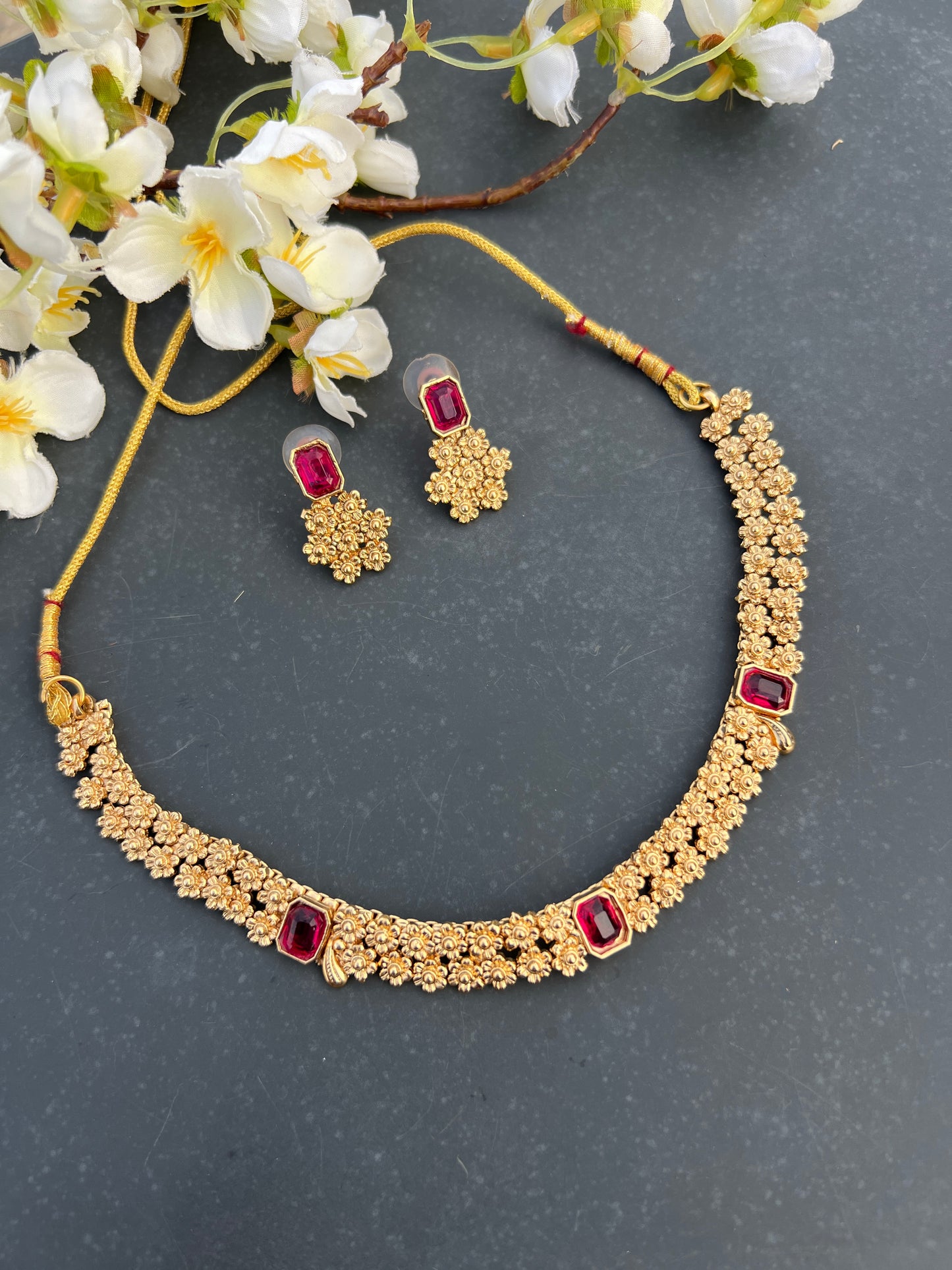 Golden necklace set