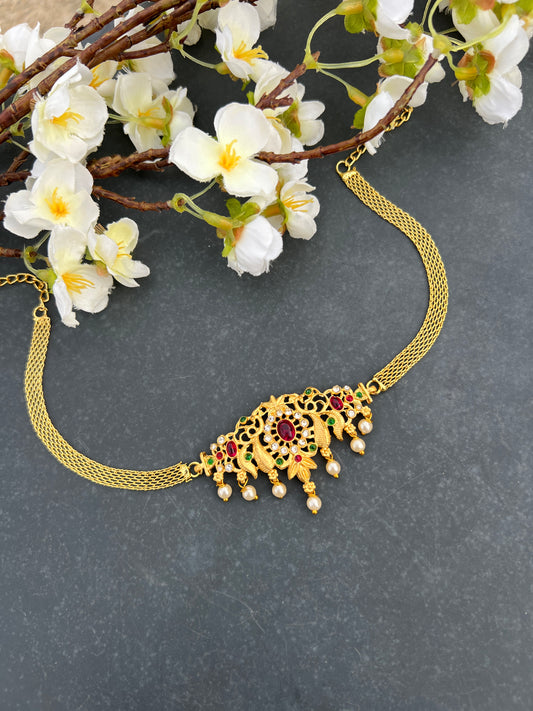 Golden choker