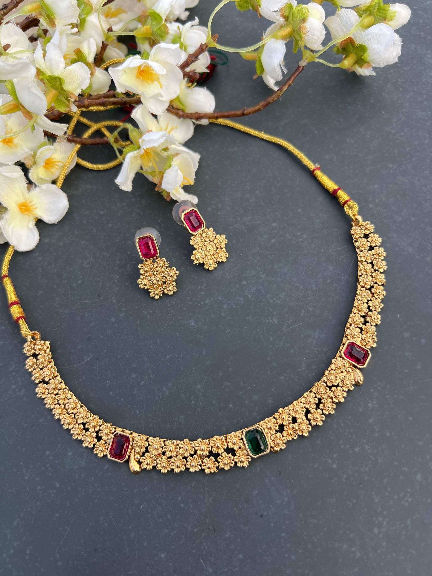 Golden necklace set