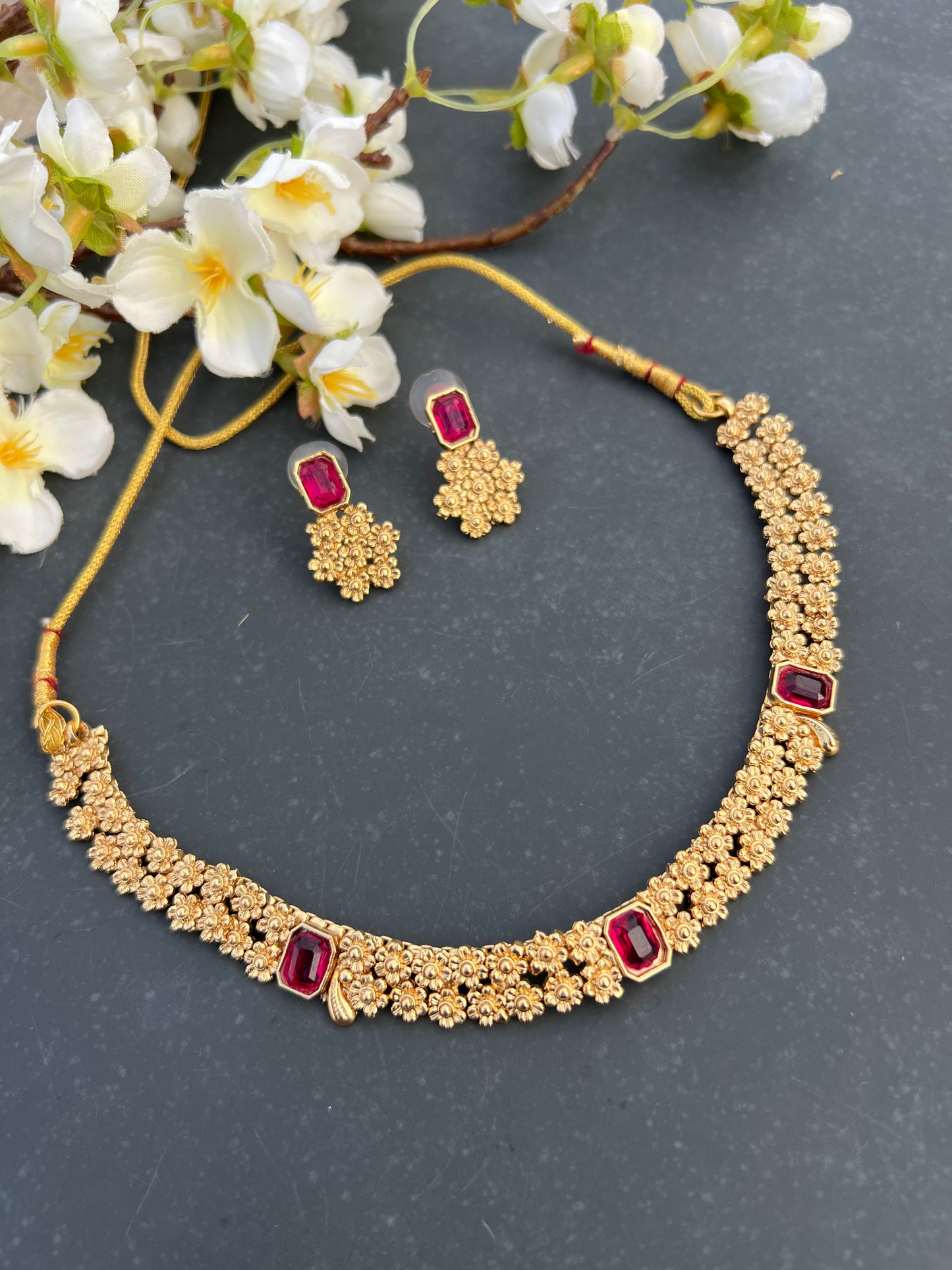 Golden necklace set