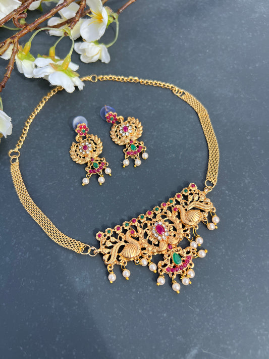 Golden choker set